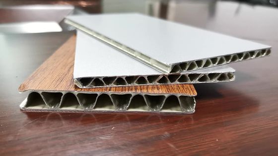 5MM AA3003 de Muurcomités van het Metaalaluminium Samengestelde Bekleding 1220mm