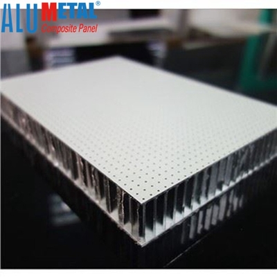 3.0mm Samengesteld Comité 2000mm van de Aluminiumhoningraat niet Brandbare Breedte
